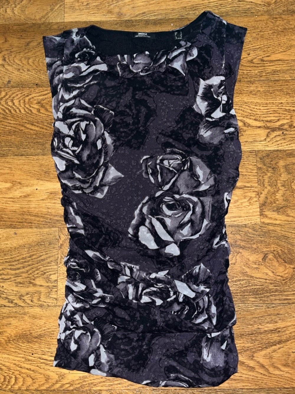Black & Gray Rose Print Sleeveless Top